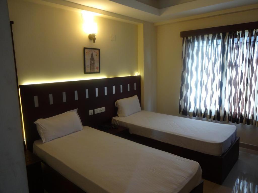 Metro Kochin Business Hotel Dış mekan fotoğraf