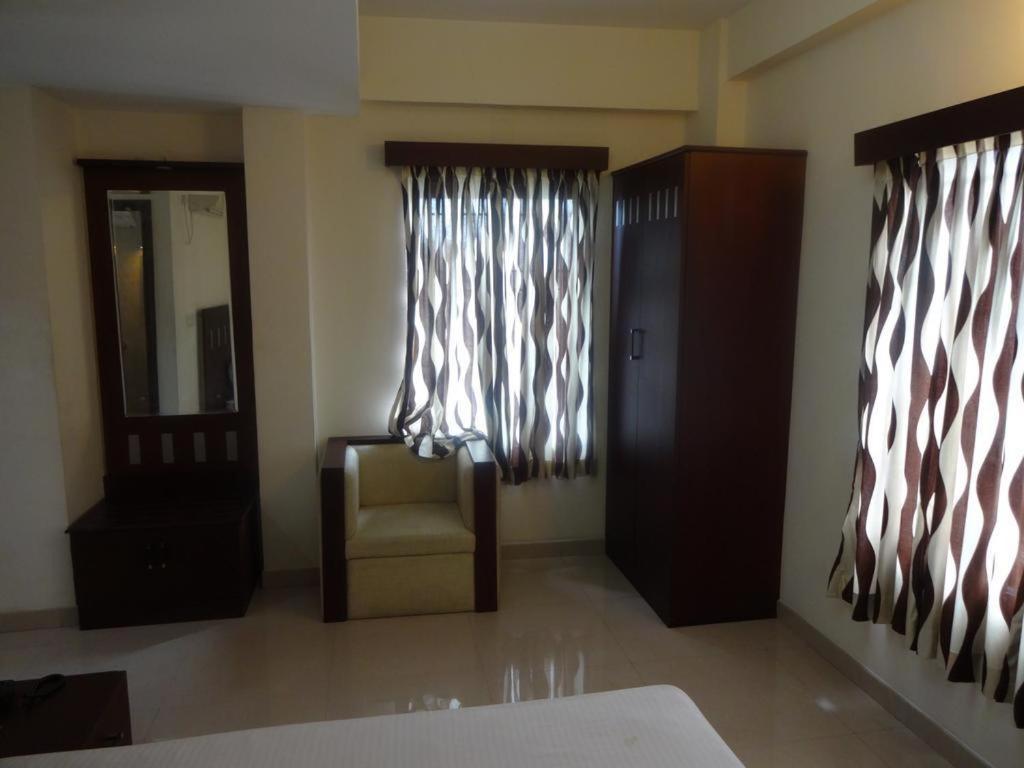 Metro Kochin Business Hotel Dış mekan fotoğraf