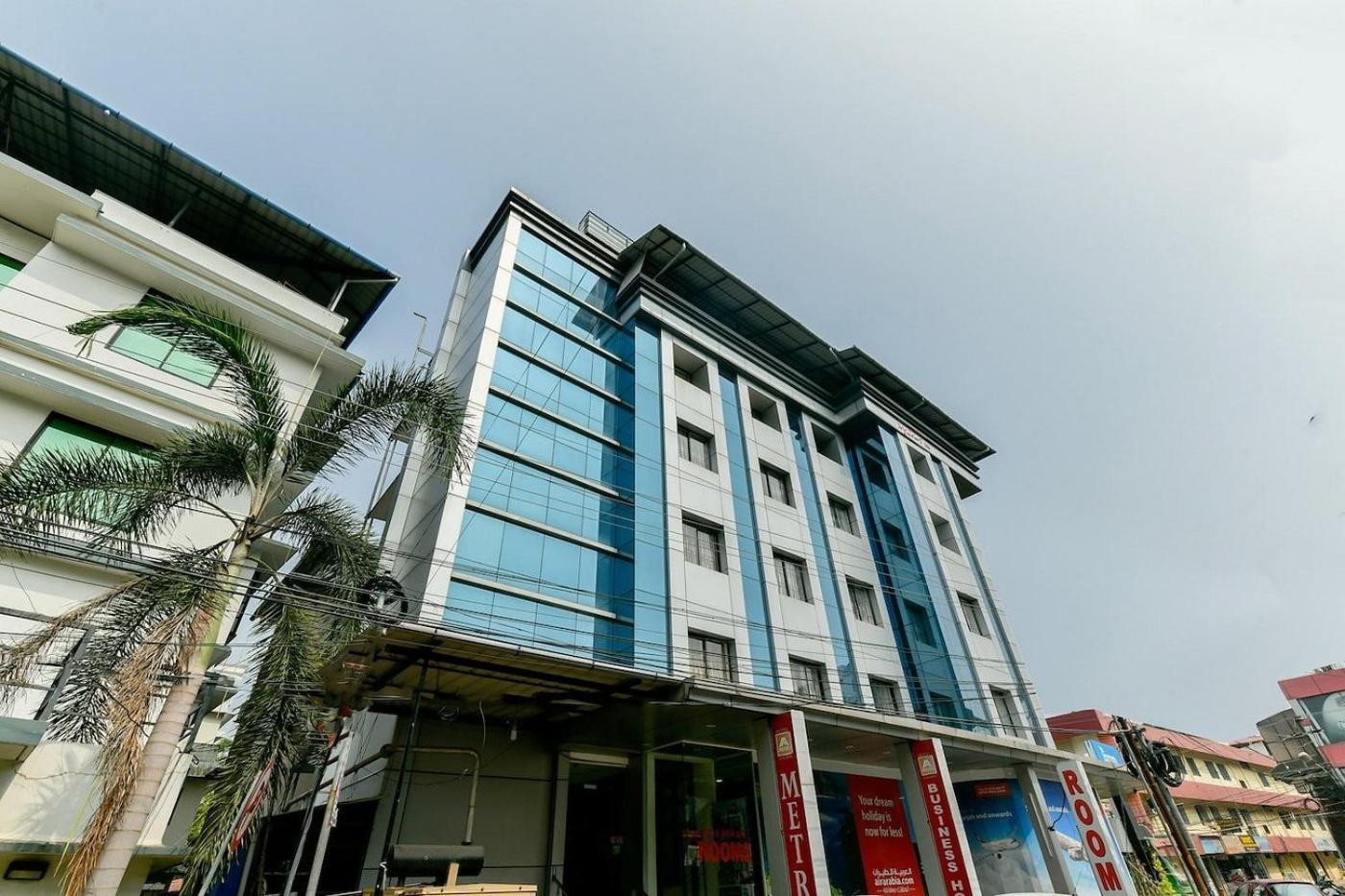Metro Kochin Business Hotel Dış mekan fotoğraf