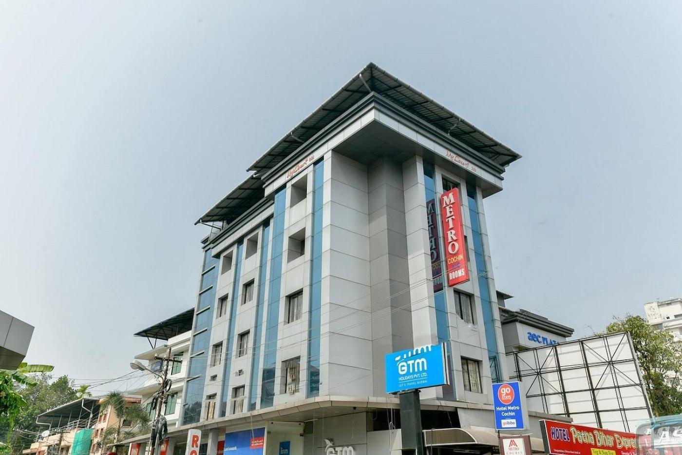 Metro Kochin Business Hotel Dış mekan fotoğraf